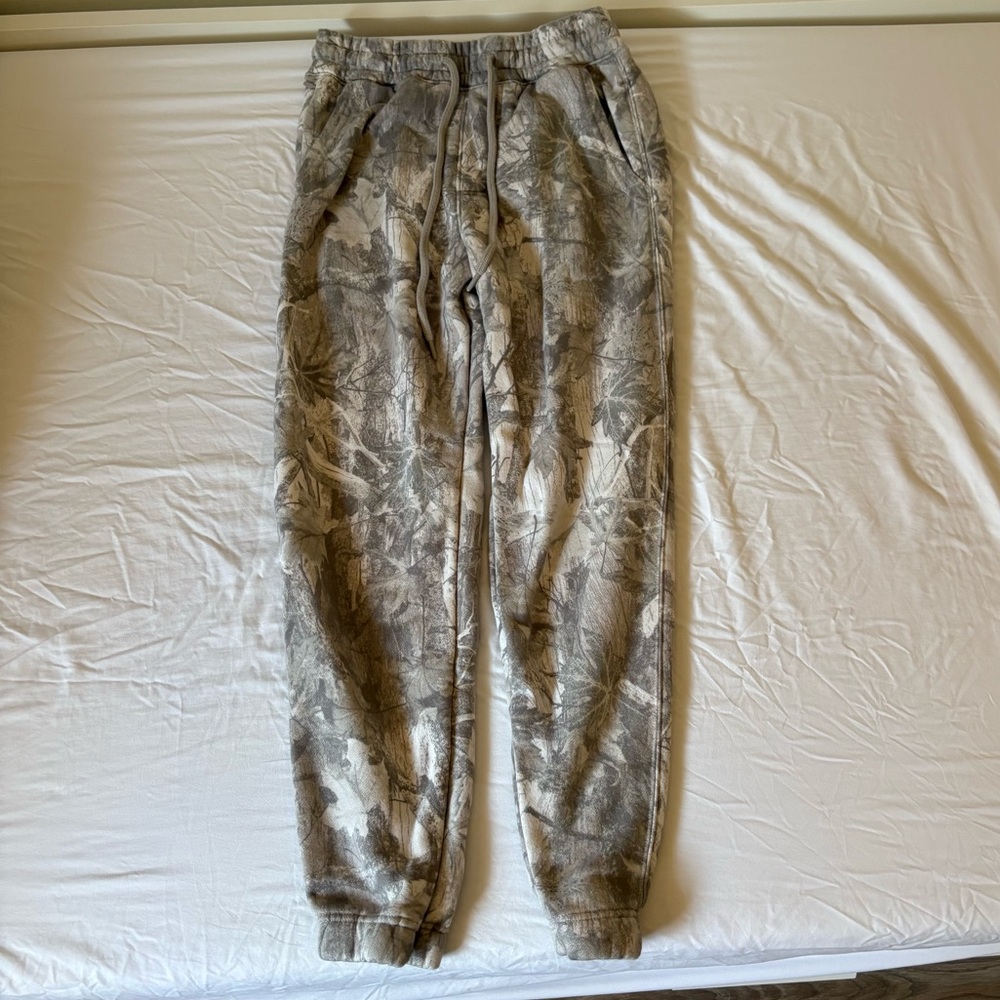 Hollister Men's Gray Camo Joggers